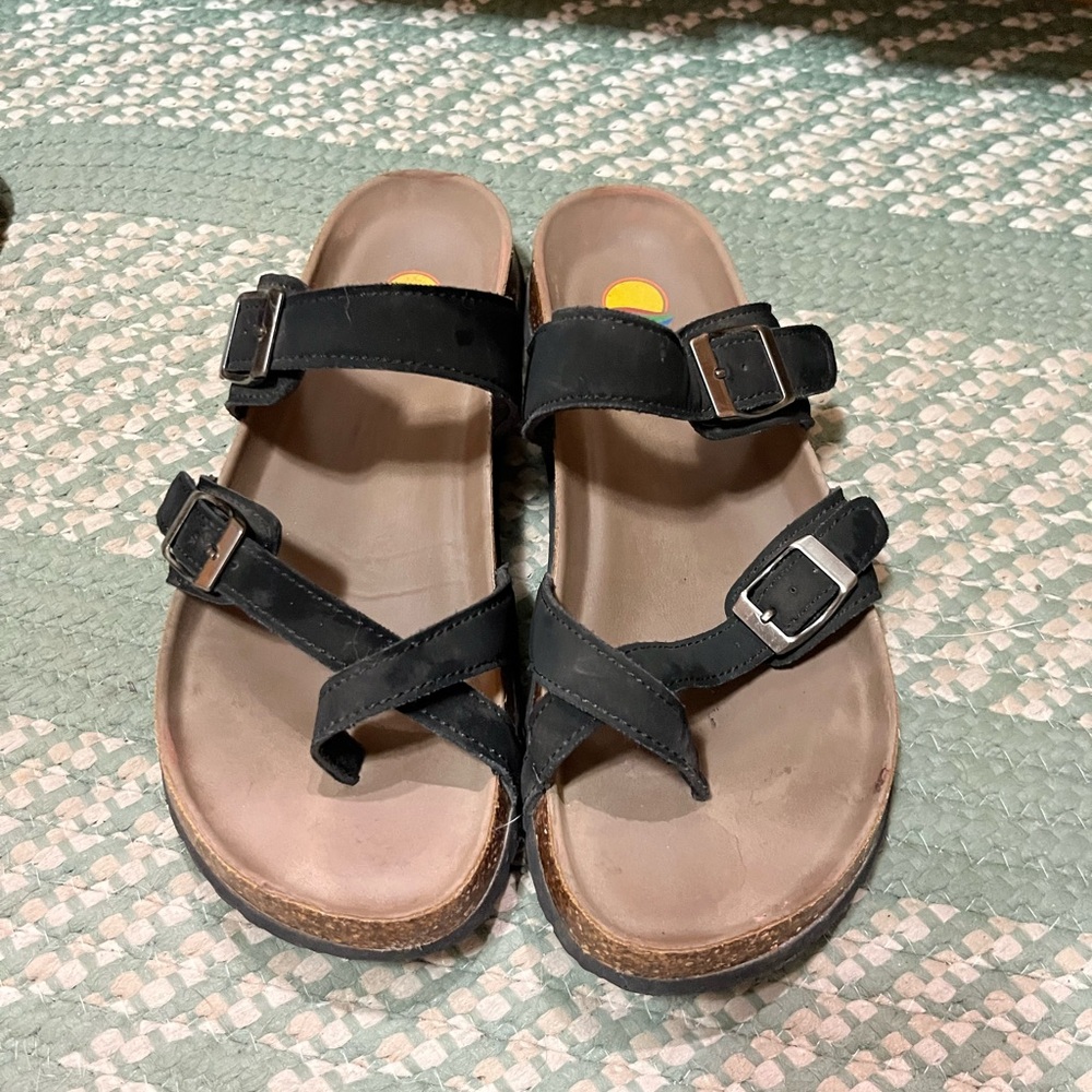 Maui Island Women's Sandals, set of 2, size 9 - Picture 2 of 6